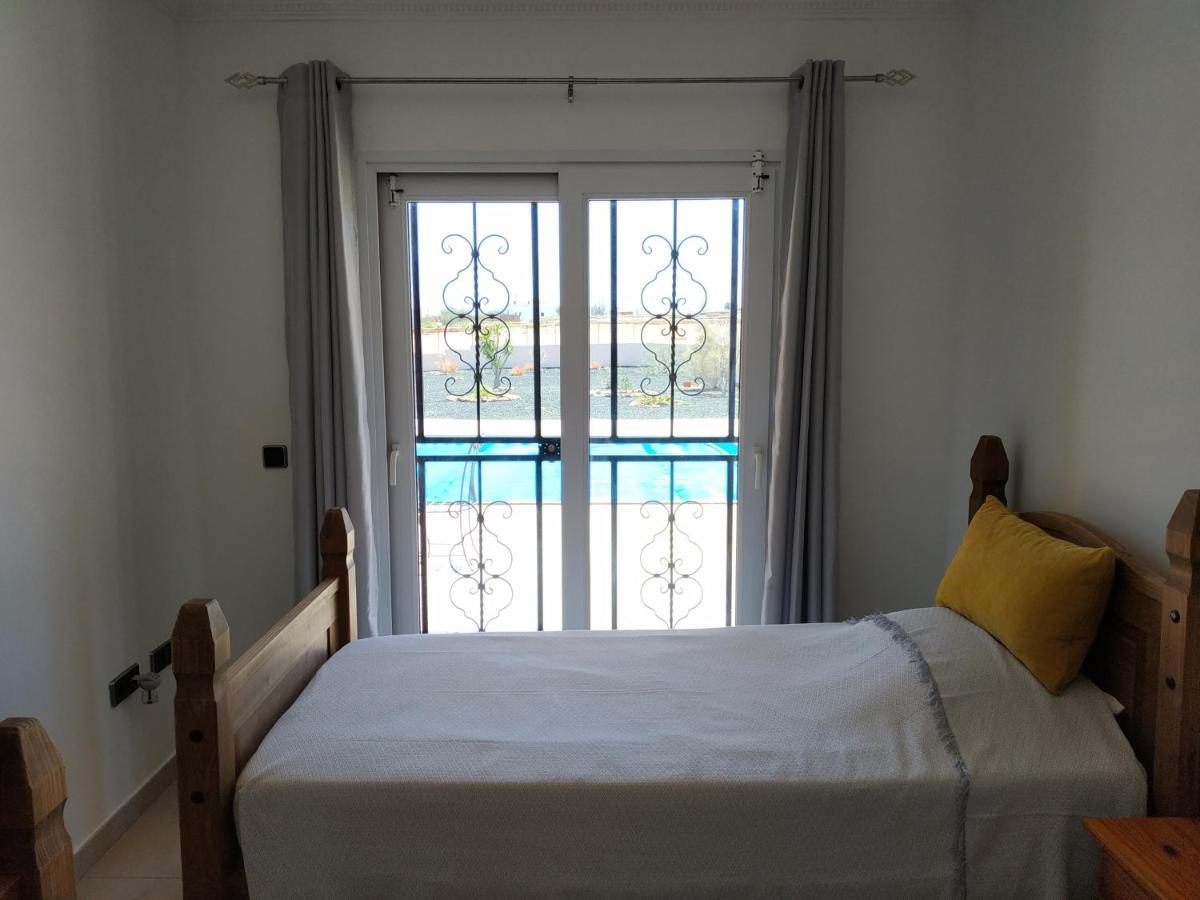 Villa Casa Del Sol 3 Bedroom Villa With Private Solar Covered 12M X 6M Pool Minimum Stay 7 Nights Chromecast And Wifi Throughout The Property Triquivijate Exterior foto