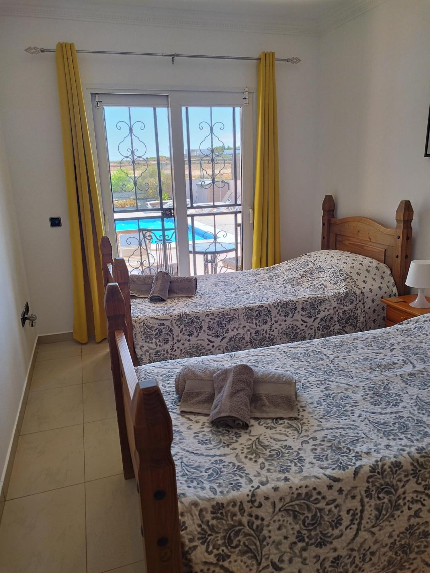 Villa Casa Del Sol 3 Bedroom Villa With Private Solar Covered 12M X 6M Pool Minimum Stay 7 Nights Chromecast And Wifi Throughout The Property Triquivijate Exterior foto